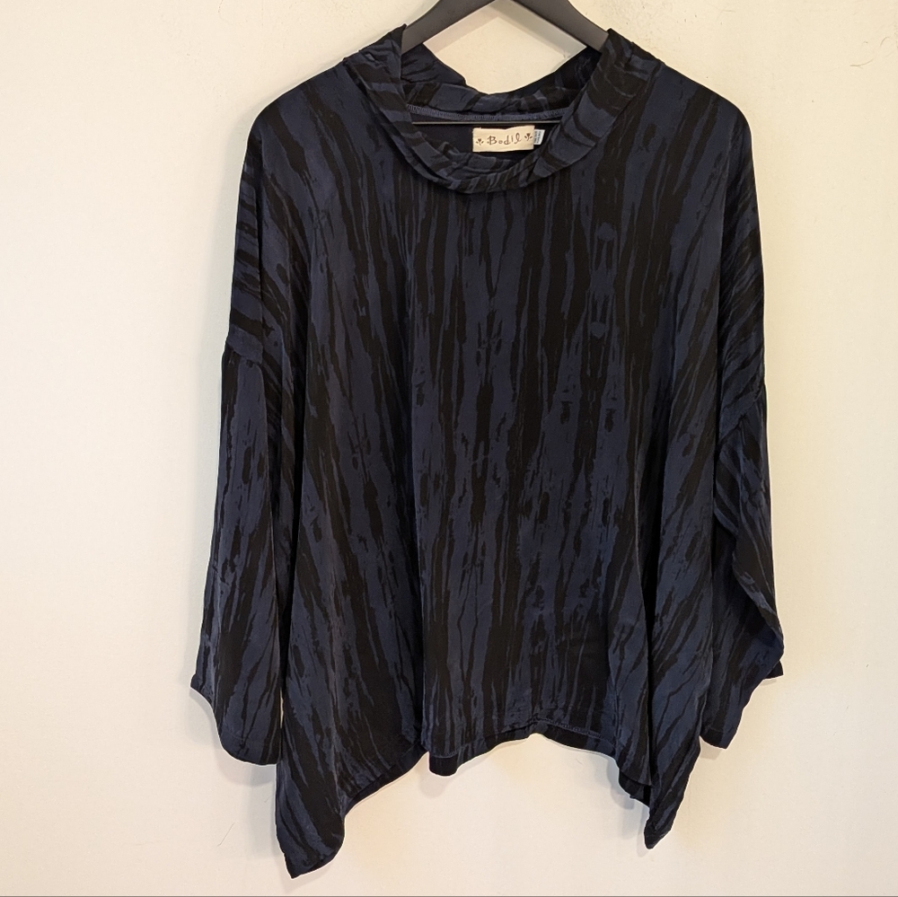 Bodil Women's Blue Black Print Cupro Made in USA Artsy Lagenlook Shirt OS Boxy